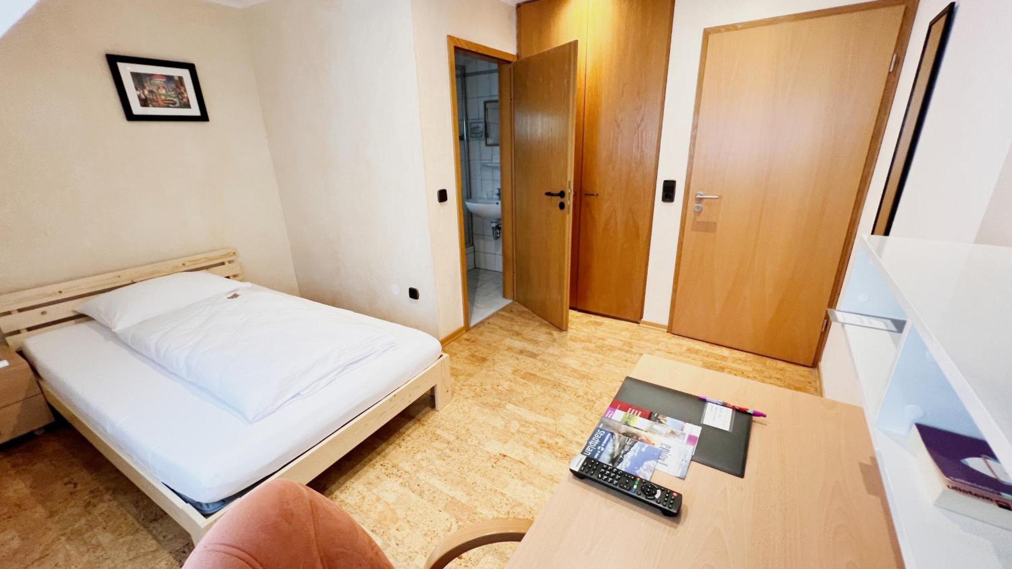 Hotel Zur Loreley - Garni ザンクト・ゴアー エクステリア 写真