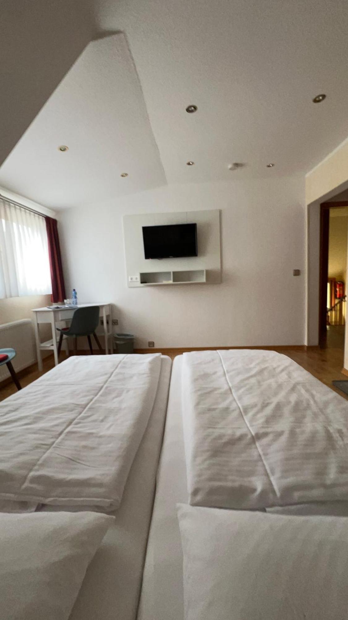 Hotel Zur Loreley - Garni ザンクト・ゴアー エクステリア 写真