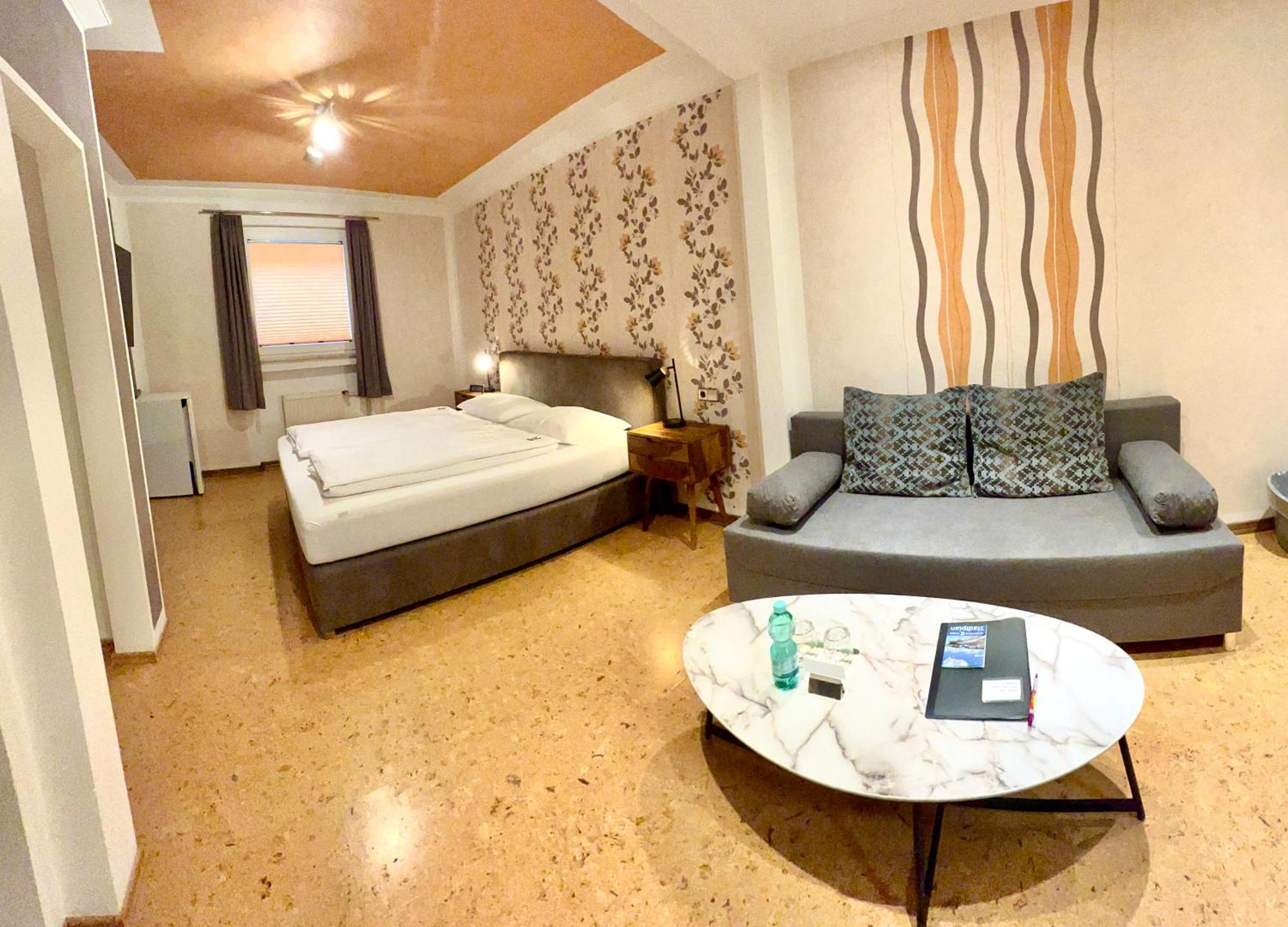 Hotel Zur Loreley - Garni ザンクト・ゴアー エクステリア 写真