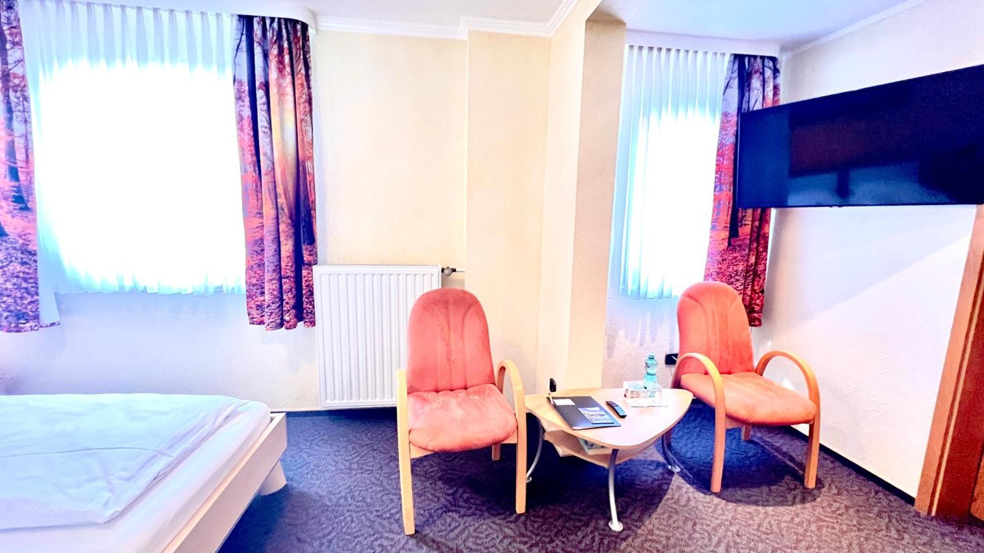 Hotel Zur Loreley - Garni ザンクト・ゴアー エクステリア 写真