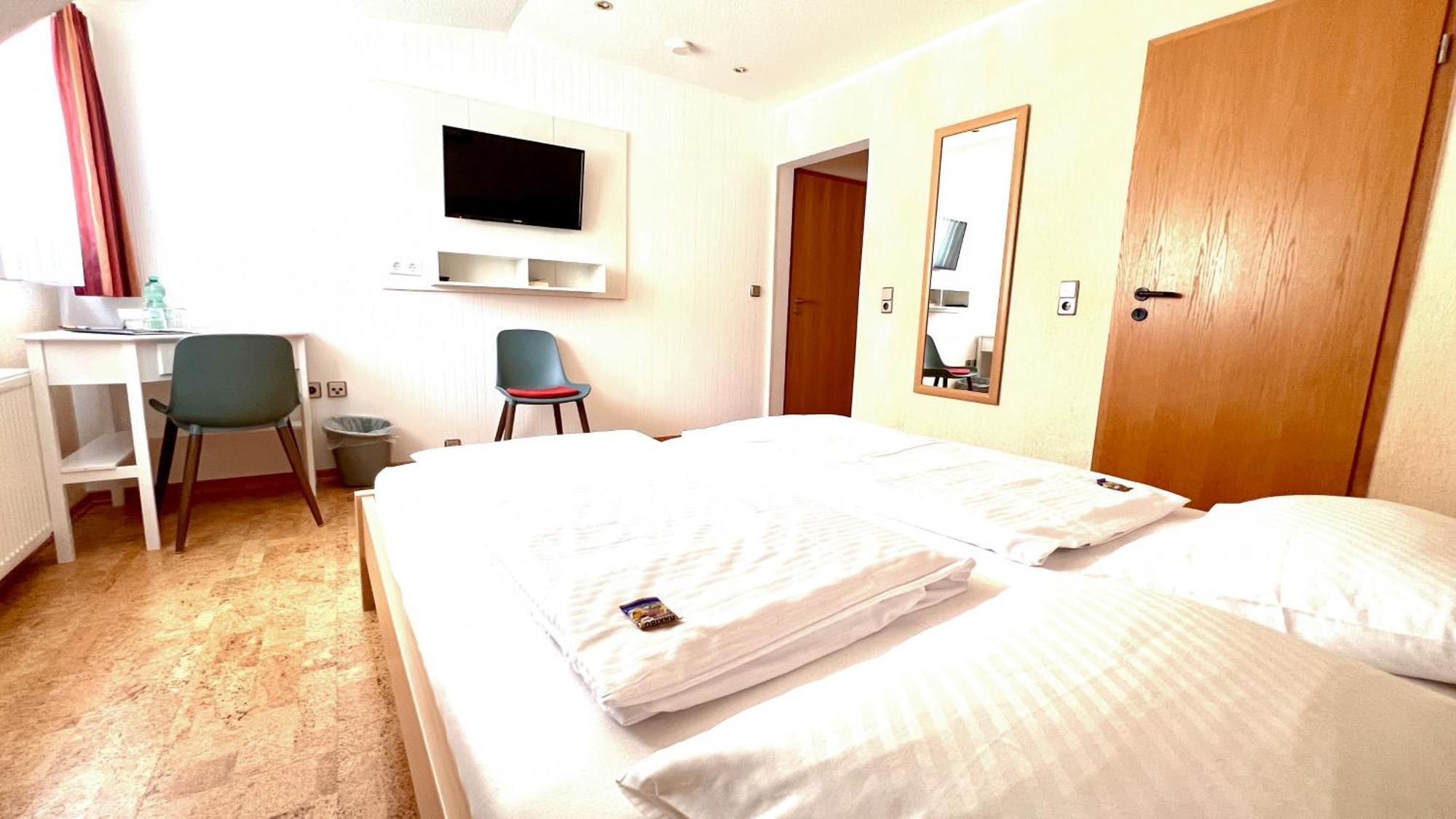 Hotel Zur Loreley - Garni ザンクト・ゴアー エクステリア 写真