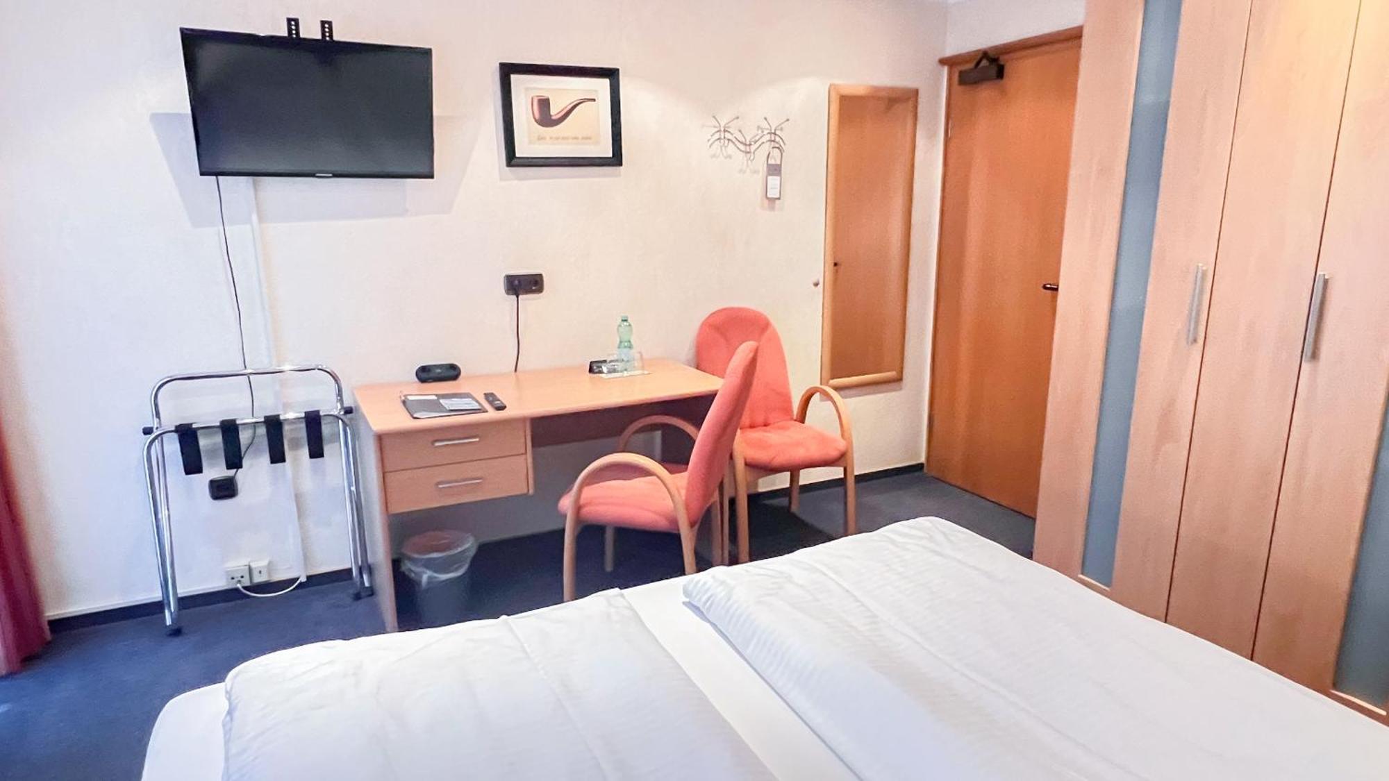 Hotel Zur Loreley - Garni ザンクト・ゴアー エクステリア 写真