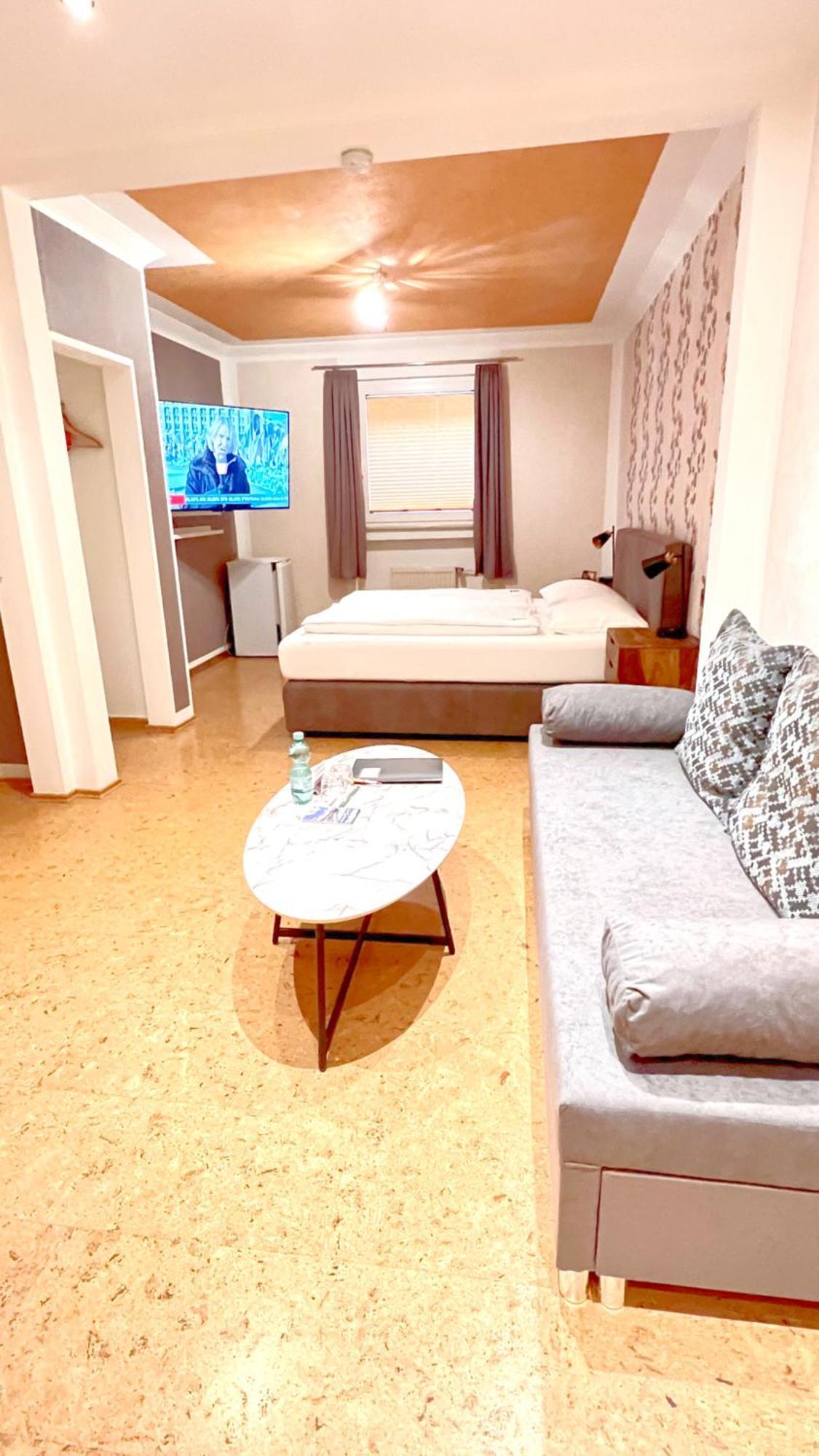 Hotel Zur Loreley - Garni ザンクト・ゴアー エクステリア 写真