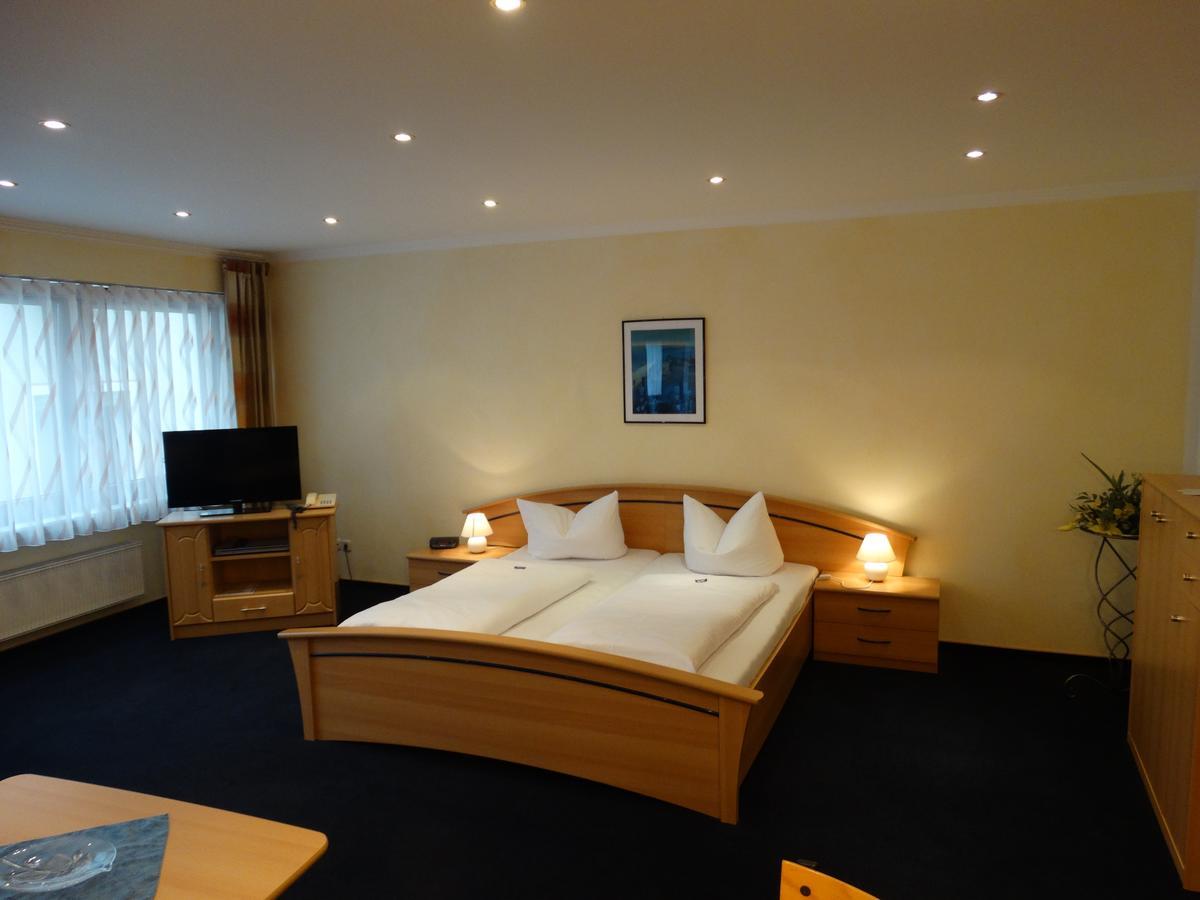 Hotel Zur Loreley - Garni ザンクト・ゴアー エクステリア 写真